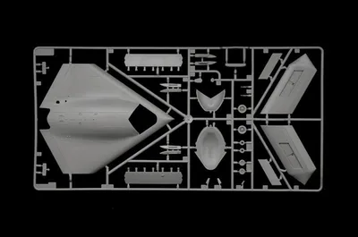 Italeri 1421S 1/72 Northrop Grumman X-47 B UCAV Drone Demonte Plastik Maketi