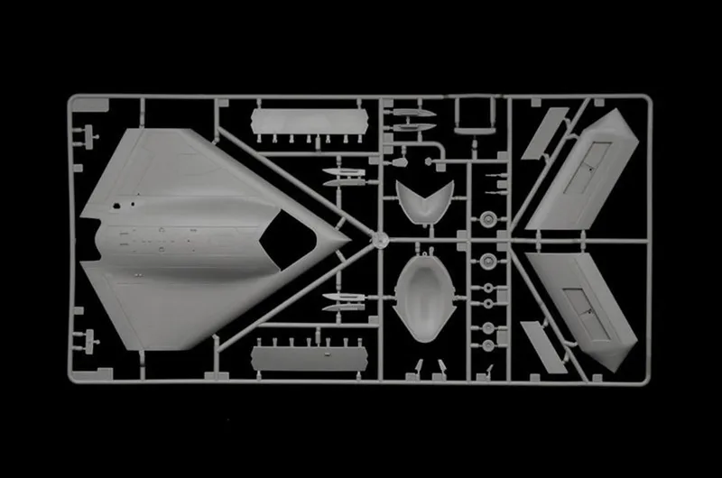 Italeri 1421S 1/72 Northrop Grumman X-47 B UCAV Drone Demonte Plastik Maketi