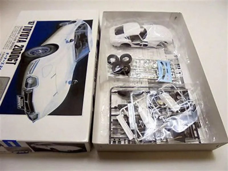 205013 1/24 1967 Toyota 2000GT
