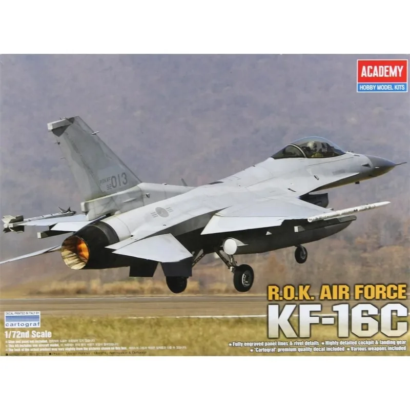 Academy 12418 1/72 KF-16 Savaş Uçağı Demonte Plastik Maketi