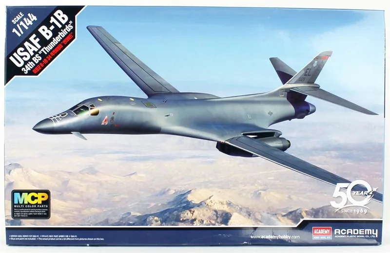 Academy 12620 1/144 ABD Hava Kuvvetleri B-1B Lancer Savaş Uçağı Demonte Plastik Maketi