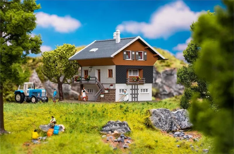 Faller 130676 1/87 Dağ Evi Demonte Plastik Maketi