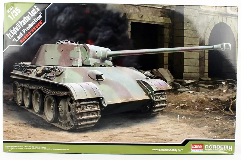 Academy 13523 1/35 Panther Alman Orta Tankı (Versiyon G Son Üretim) Demonte Plastik Maketi