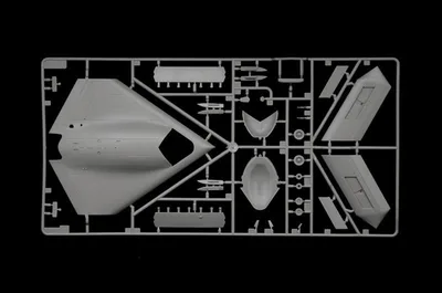 Italeri 1421S 1/72 Northrop Grumman X-47 B UCAV Drone Demonte Plastik Maketi